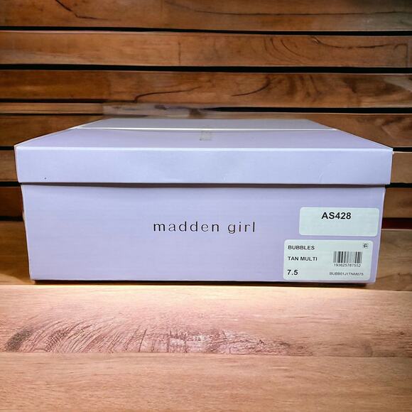 Madden Girl Women's Bubbles Lace Up Lug Sole Booties Tan Size 7 1/2 - Picture 6 of 6